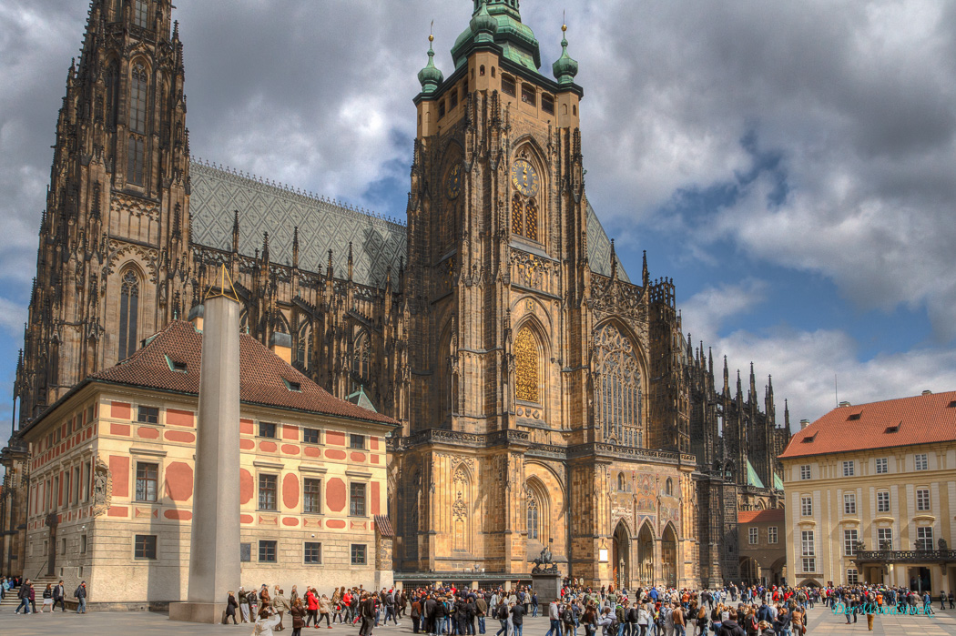 St.-Veits-Dom: der 96 m hohe Südturm